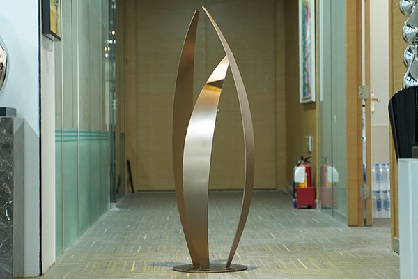 Stainless Steel Abstract Modern Sculpture – Customizable for Indoor & Outdoor Spaces